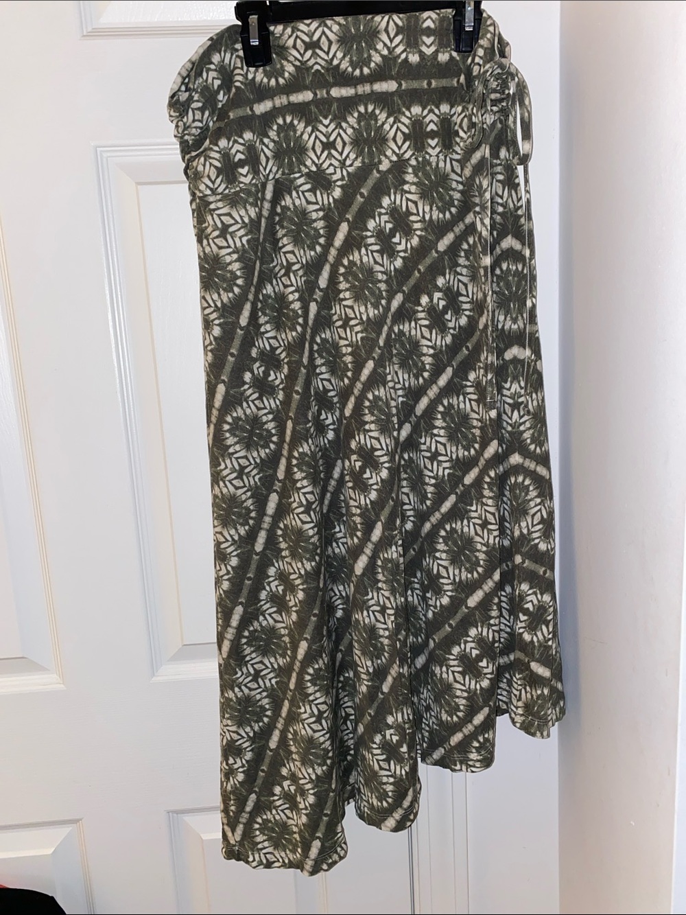 Patagonia  olive green Kamala skirt, Converts to a shorter halter dress-Large - Picture 5 of 7